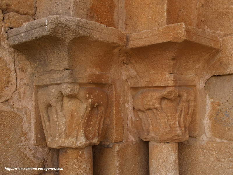 CAPITELES DEL LADO OESTE DE LA PORTADA